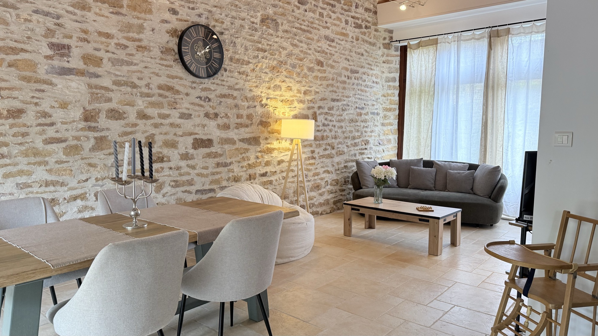 Au frais l'été, dans une maison en pierre