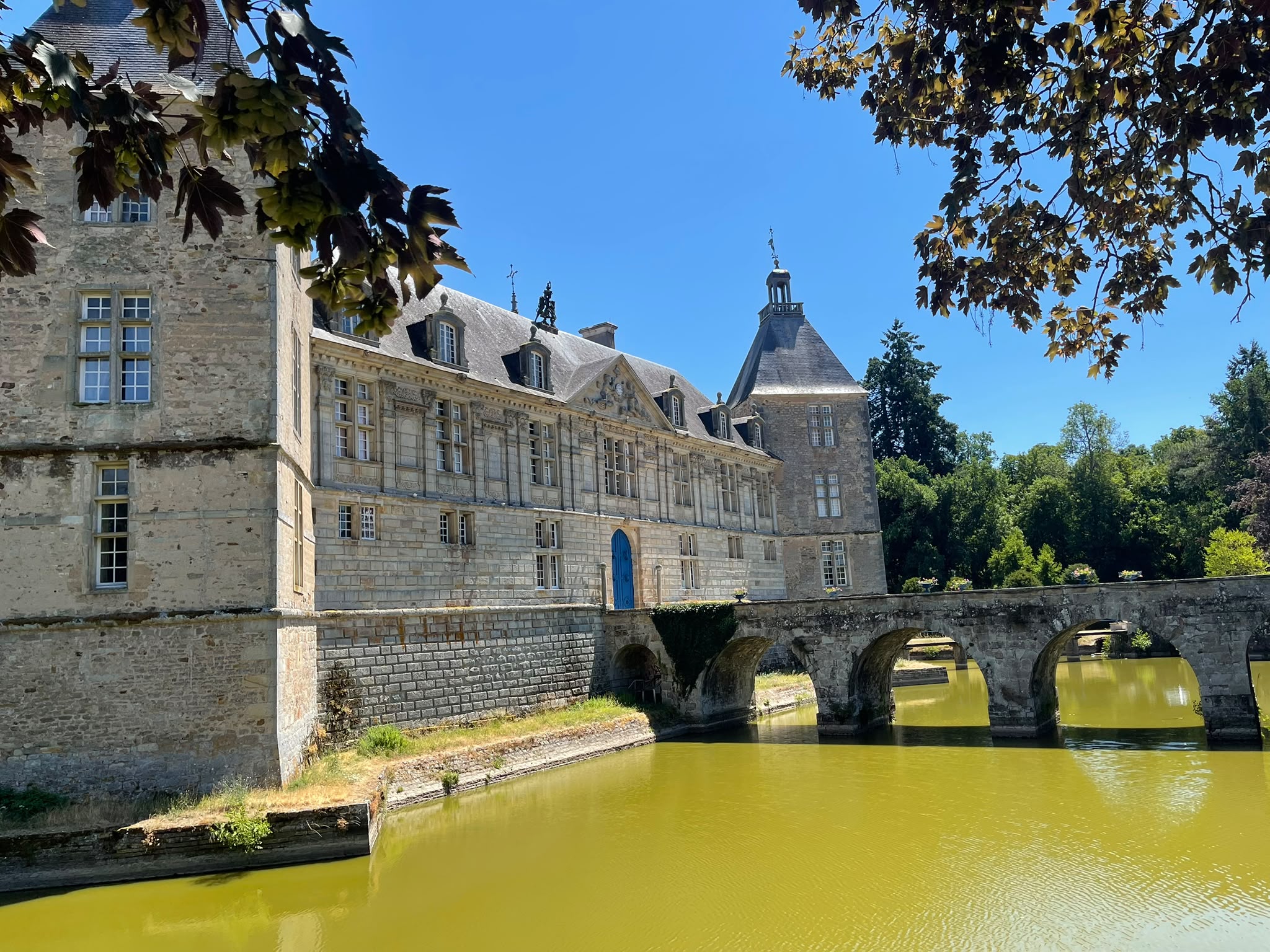 Le Château de Sully